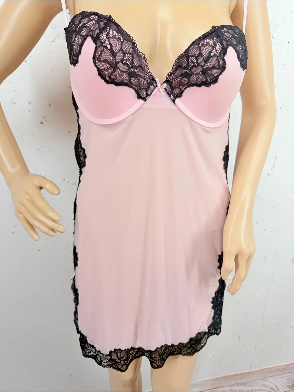 Victoria’s Secret size 34D Pink Black Lace Trim Push Up Bra Nighty Slip Dress